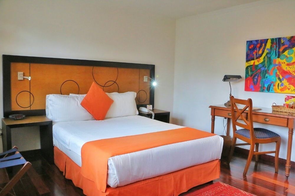 Hotel Emaus Bogotá Exteriör bild