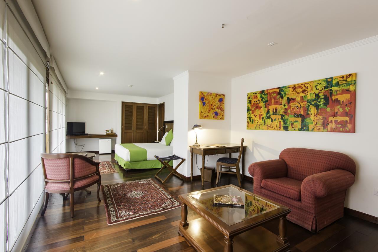 Hotel Emaus Bogotá Exteriör bild
